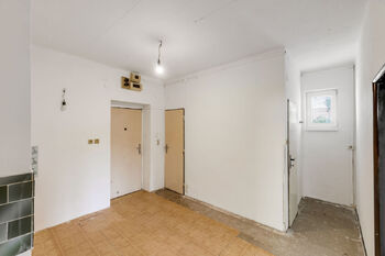 předsíň - Prodej bytu 3+kk v osobním vlastnictví 70 m², Praha 10 - Dubeč