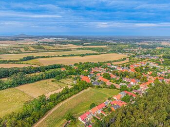Prodej pozemku 1882 m², Nelahozeves