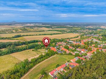 Prodej pozemku 1882 m², Nelahozeves