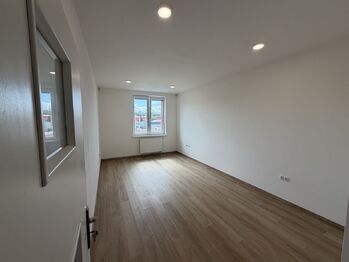 Pronájem bytu 2+1 v osobním vlastnictví 66 m², Praha 10 - Vršovice