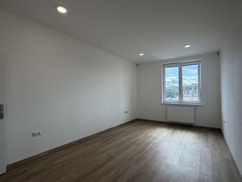 Pronájem bytu 2+1 v osobním vlastnictví 66 m², Praha 10 - Vršovice