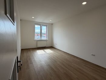 Pronájem bytu 2+1 v osobním vlastnictví 66 m², Praha 10 - Vršovice