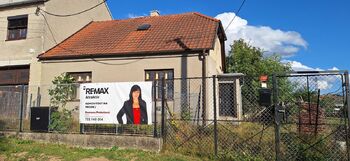 Pohled na dům z ulice - Prodej domu 75 m², Drahany 