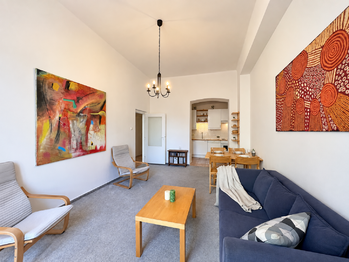 Obývací pokoj - Prodej bytu 2+kk v osobním vlastnictví 55 m², Praha 1 - Nové Město
