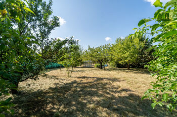 Prodej pozemku 1422 m², Kostomlaty nad Labem