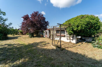 Prodej pozemku 1422 m², Kostomlaty nad Labem