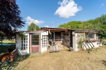 Prodej pozemku 1422 m², Kostomlaty nad Labem