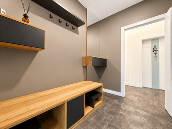vstupní hala - Prodej domu 118 m², Krupka