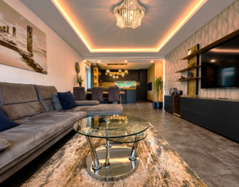 Obývací pokoj s kuchyní - Prodej domu 118 m², Krupka