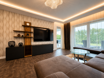Obývací pokoj s kuchyní - Prodej domu 118 m², Krupka