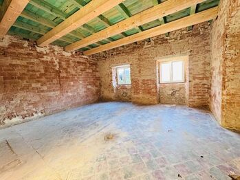 Prodej domu 328 m², Vráž