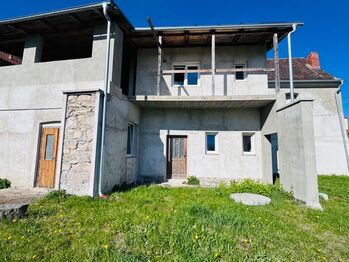 Prodej domu 328 m², Vráž