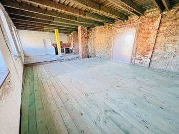 Prodej domu 328 m², Vráž