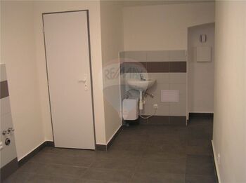 zázemí - Pronájem obchodních prostor, Praha 10 - Vinohrady