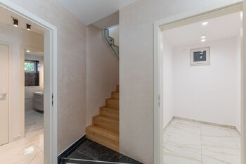 Prodej domu 244 m², Praha 5 - Zbraslav