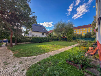 Zahrada - Prodej bytu 2+1 v družstevním vlastnictví 52 m², Praha 10 - Záběhlice