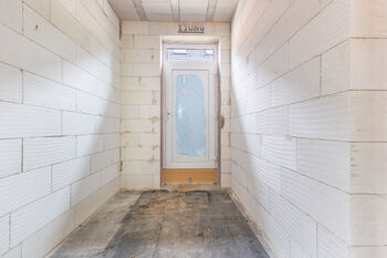 vstupní chodba - Prodej domu 169 m², Hradečno