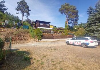 Sousedi přes cestu už to mají do kopce, - Prodej pozemku 422 m², Dolní Lukavice