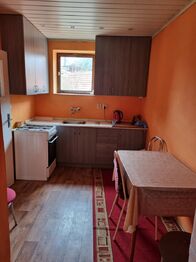 byt 1+1 - Prodej nájemního (činžovního) domu 384 m², Stonařov