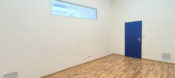 Pronájem kancelářských prostor 19 m², Praha 8 - Kobylisy