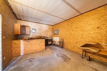 Prodej domu 550 m², Lažany
