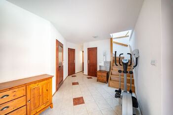Prodej domu 550 m², Lažany