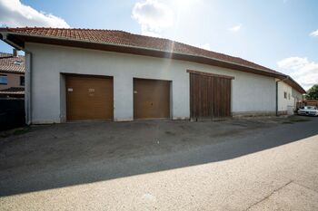 Prodej domu 550 m², Lažany