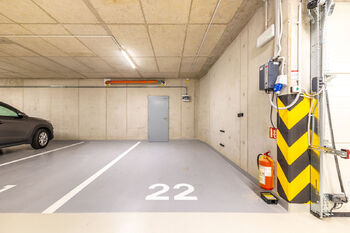 Možnost pronájmu garážového stání - Pronájem bytu 2+kk v osobním vlastnictví 53 m², Praha 5 - Hlubočepy