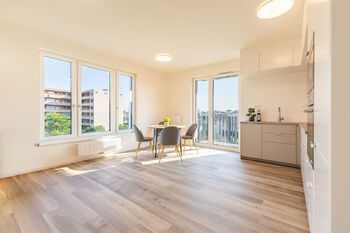 Obývací pokoj s kuchyní - Pronájem bytu 2+kk v osobním vlastnictví 53 m², Praha 5 - Hlubočepy 