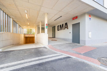Vstup do domu - Pronájem bytu 2+kk v osobním vlastnictví 53 m², Praha 5 - Hlubočepy