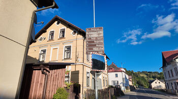 občanská vybavenost - Prodej pozemku 1700 m², Poniklá