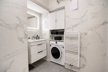 Koupelna - Pronájem bytu 2+kk v osobním vlastnictví 49 m², Praha 1 - Nové Město