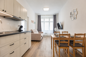 Obývací pokoj + kk - Pronájem bytu 2+kk v osobním vlastnictví 49 m², Praha 1 - Nové Město