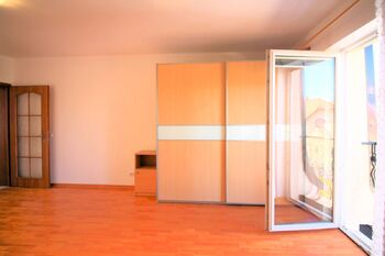 Pronájem bytu 1+1 v osobním vlastnictví 40 m², Praha 8 - Kobylisy