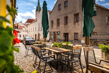 Letní zahrádka - Prodej apartmánu, Jindřichův Hradec