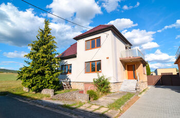 Prodej domu 240 m², Moravany