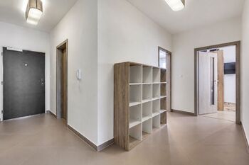 Chodba bytu - Prodej bytu 3+kk v osobním vlastnictví 81 m², Praha 9 - Letňany