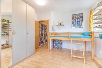 Dětský pokoj - Prodej bytu 4+kk v osobním vlastnictví 94 m², Praha 9 - Horní Počernice