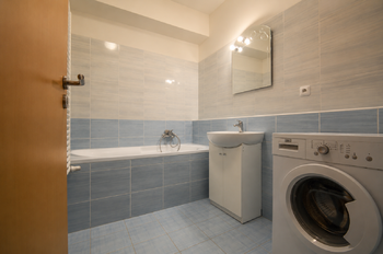 Koupelna - Pronájem bytu 2+kk v osobním vlastnictví 70 m², Hradec Králové