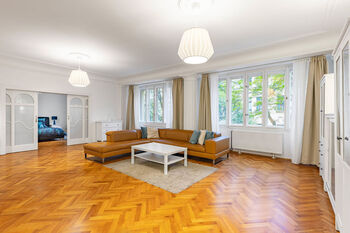 Prodej bytu 4+1 v osobním vlastnictví 133 m², Praha 5 - Smíchov