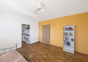 Lucie Krechterová I +420 721 415 122 I lucie.krechterova@remax.cz - Prodej bytu 2+1 v osobním vlastnictví 43 m², Ostrava
