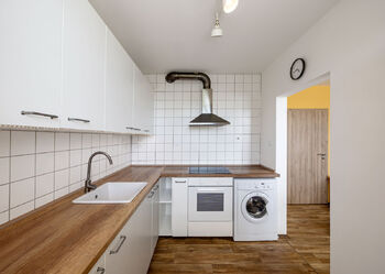 Lucie Krechterová I +420 721 415 122 I lucie.krechterova@remax.cz - Prodej bytu 2+1 v osobním vlastnictví 43 m², Ostrava 