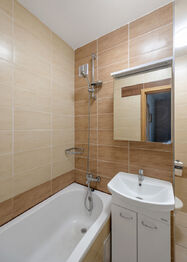 Lucie Krechterová I +420 721 415 122 I lucie.krechterova@remax.cz - Prodej bytu 2+1 v osobním vlastnictví 43 m², Ostrava