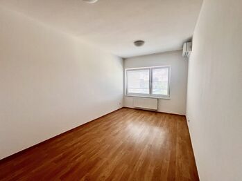 Pronájem bytu 3+kk v osobním vlastnictví 92 m², Praha 5 - Hlubočepy