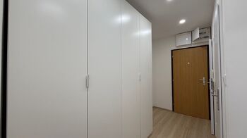 Chodba - Pronájem bytu 2+kk v osobním vlastnictví 44 m², Praha 9 - Horní Počernice
