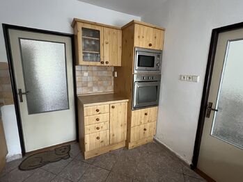 kuchyně - Prodej domu 85 m², Hluboké Mašůvky