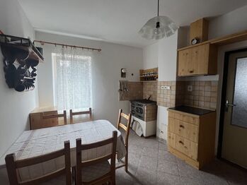 jídelní kout - Prodej domu 85 m², Hluboké Mašůvky