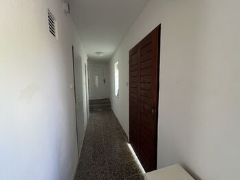 chodba - Prodej domu 85 m², Hluboké Mašůvky