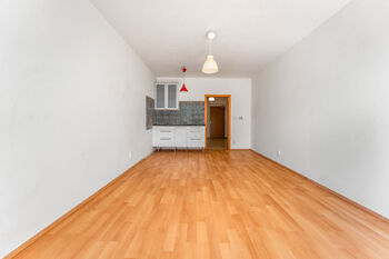 Prodej bytu 1+kk v osobním vlastnictví 34 m², Praha 5 - Hlubočepy