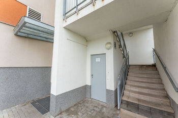 Prodej bytu 1+kk v osobním vlastnictví 34 m², Praha 5 - Hlubočepy
